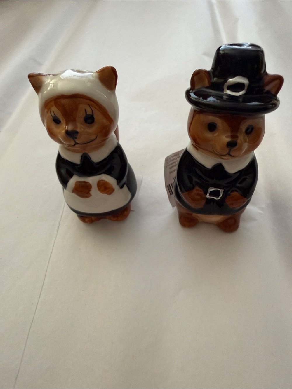 Cracker Barrel Pilgrim Cat Salt & Pepper Shakers - Black, White, Brown